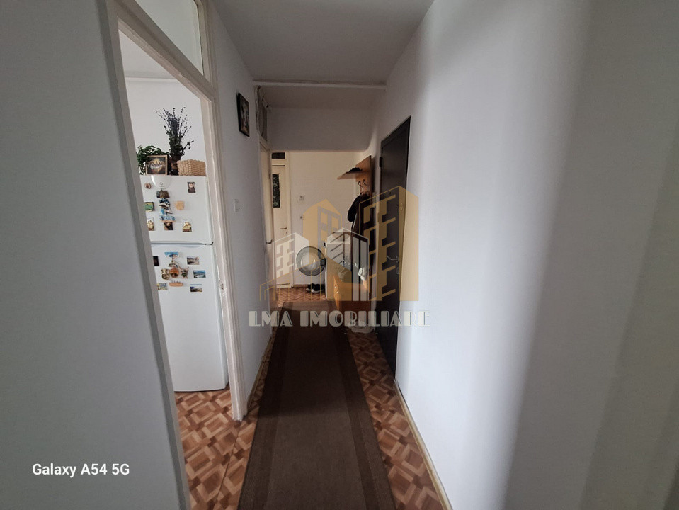 Apartament 2 camere decomandat Strada Bronzului Tractoru Brasov