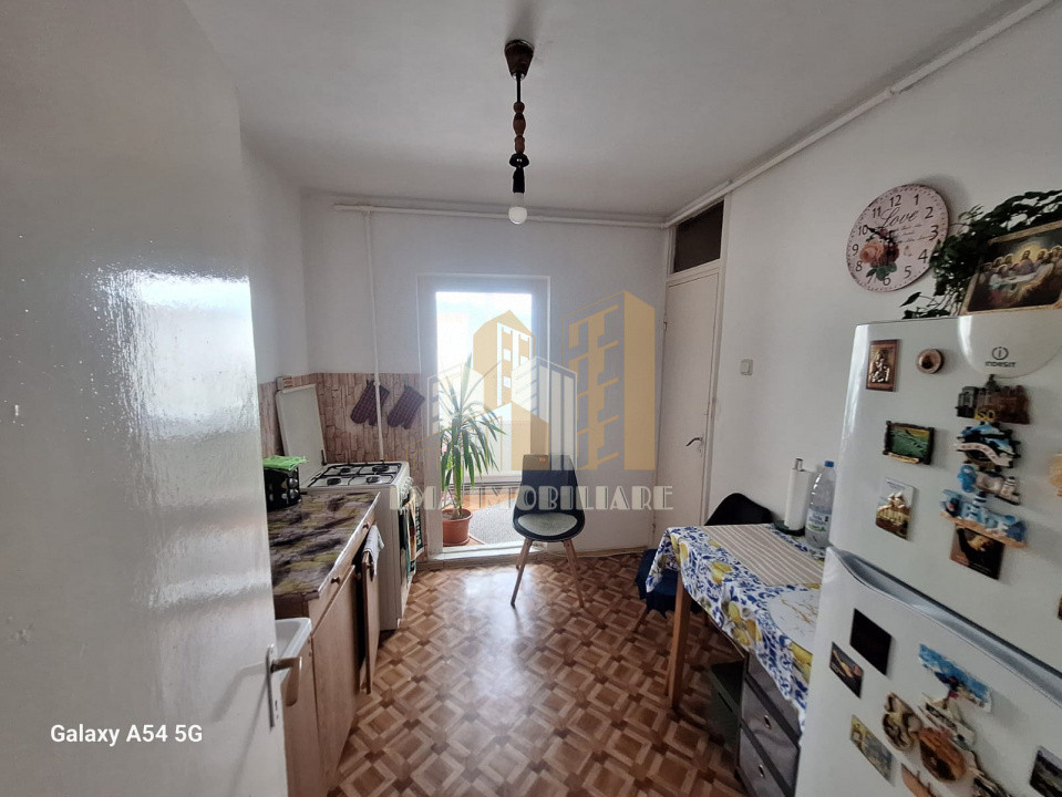 Apartament 2 camere decomandat Strada Bronzului Tractoru Brasov