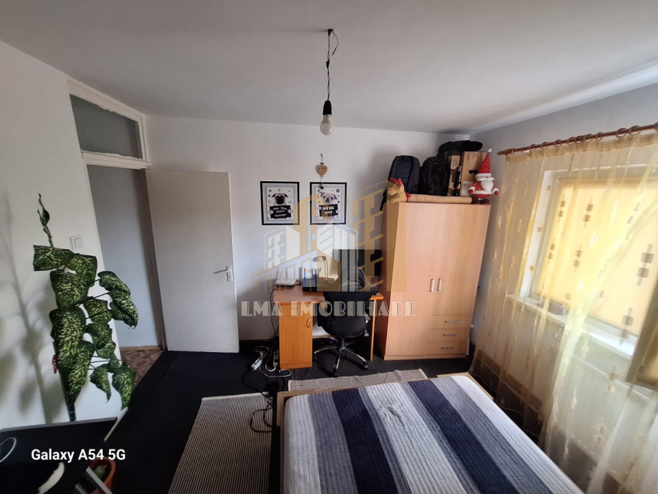 Apartament 2 camere decomandat Strada Bronzului Tractoru Brasov