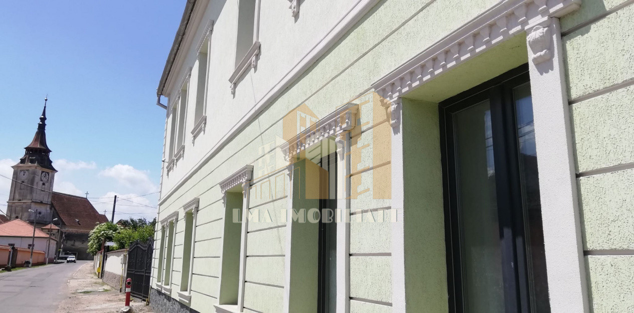 Clădire istorică, complet renovată  in centru Sanpetrului