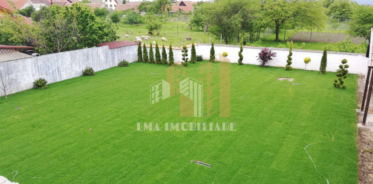 Clădire istorică, complet renovată  in centru Sanpetrului