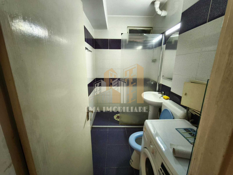 Vand apartament 2 camere ultracentral in zona Patria