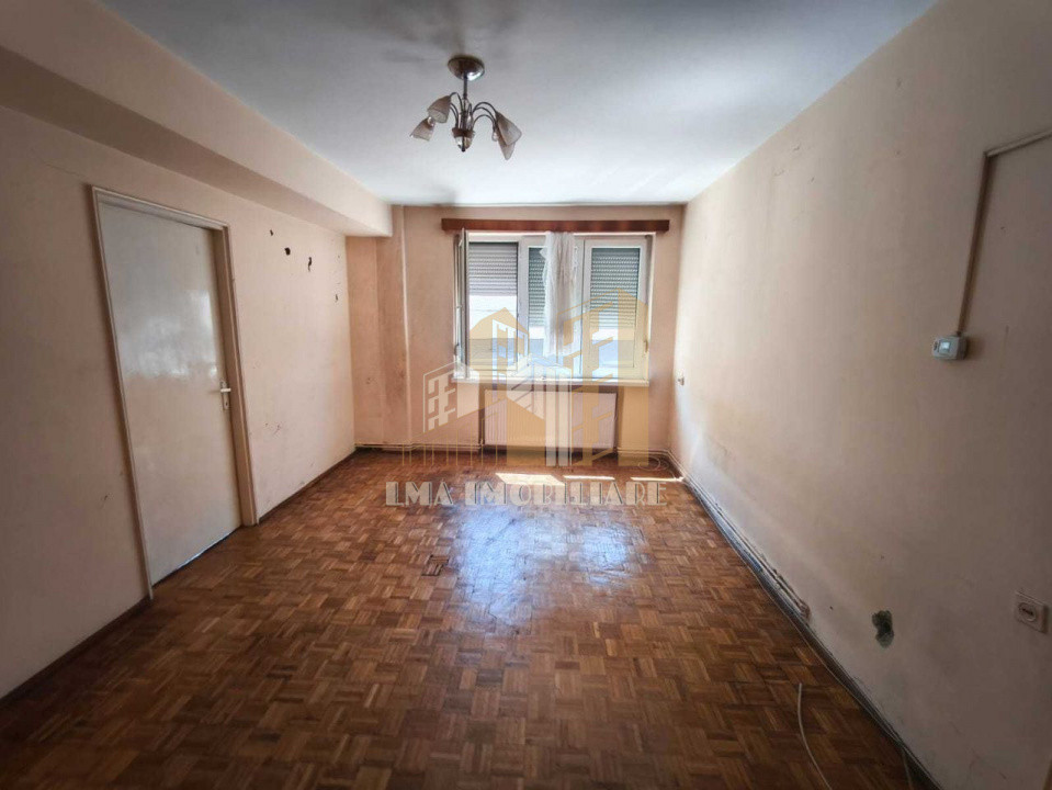 Vand apartament 2 camere ultracentral in zona Patria