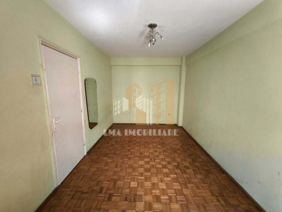 Vand apartament 2 camere ultracentral in zona Patria