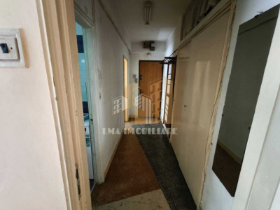 Vand apartament 2 camere ultracentral in zona Patria