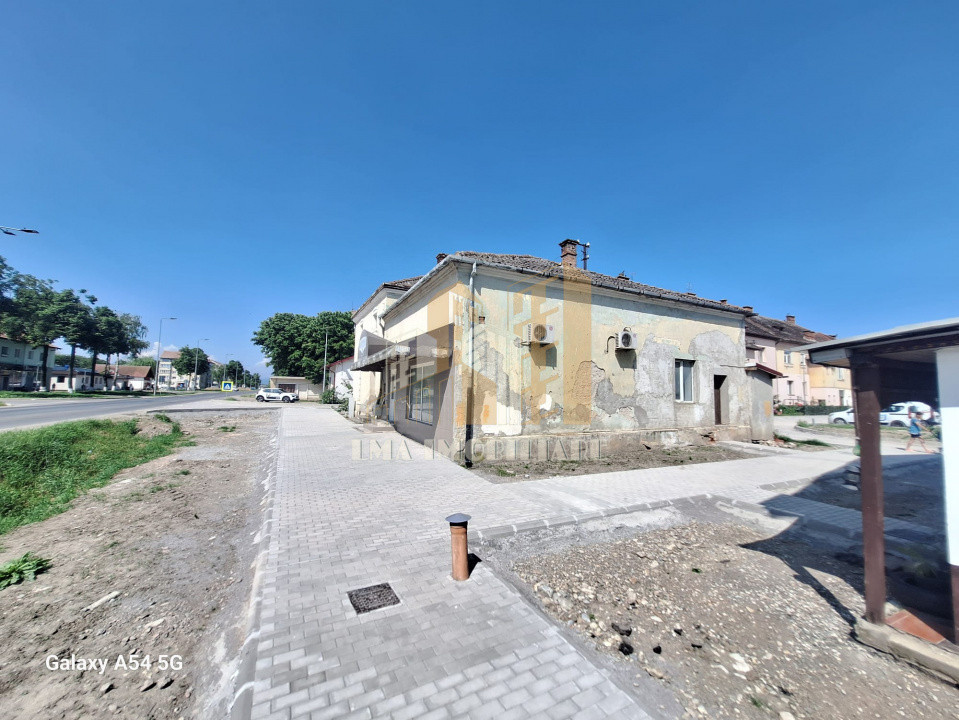 Casa si centru comercial Bod Colonie