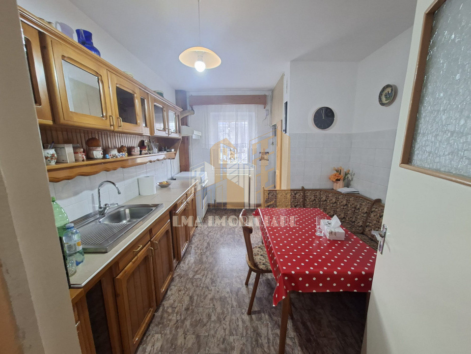 Apartament 3 camere Strada Gloriei Tractoru Brasov