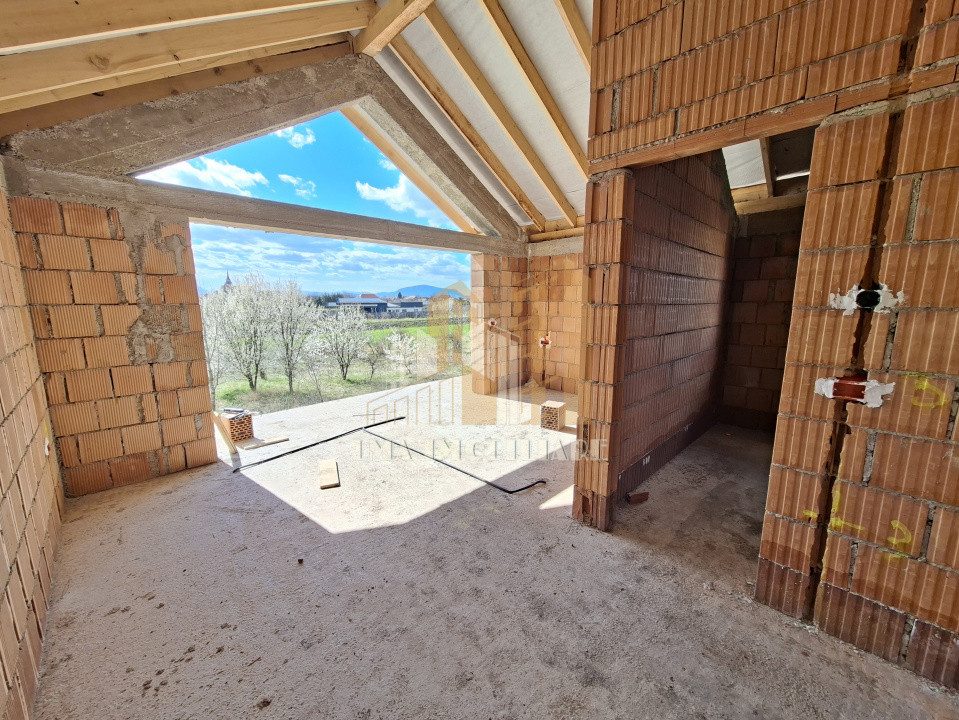 Casa individuala parter plus etaj Sanpetru Brasov zona Lempes