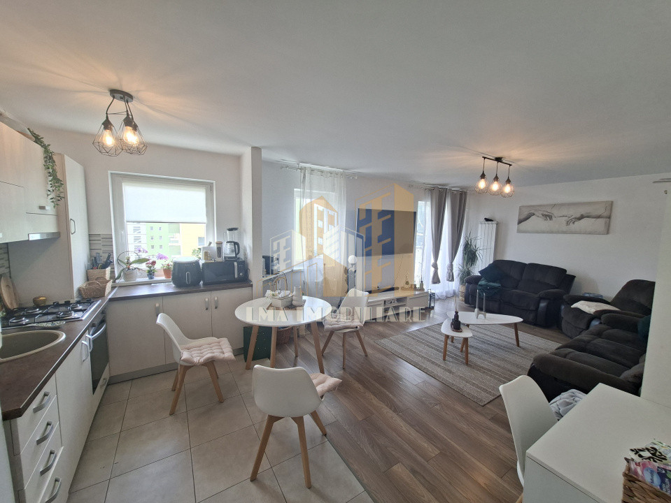 Apartament doua camere zona Tractorul Complex Top City Brasov