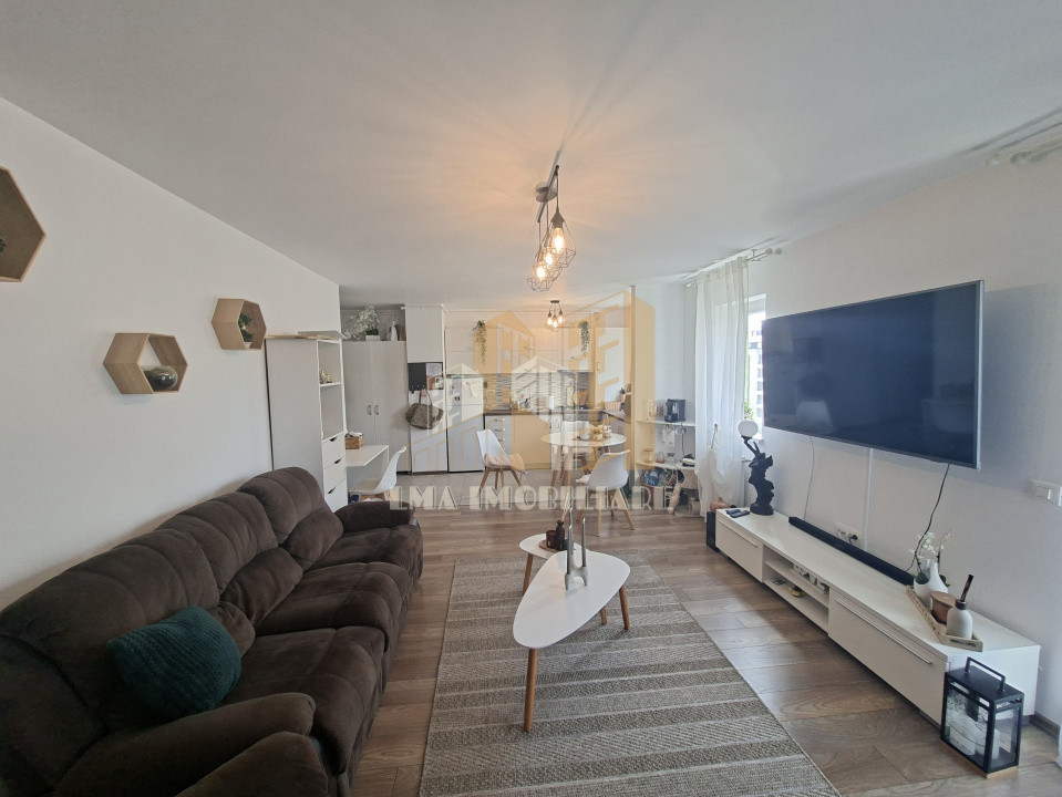 Apartament doua camere zona Tractorul Complex Top City Brasov