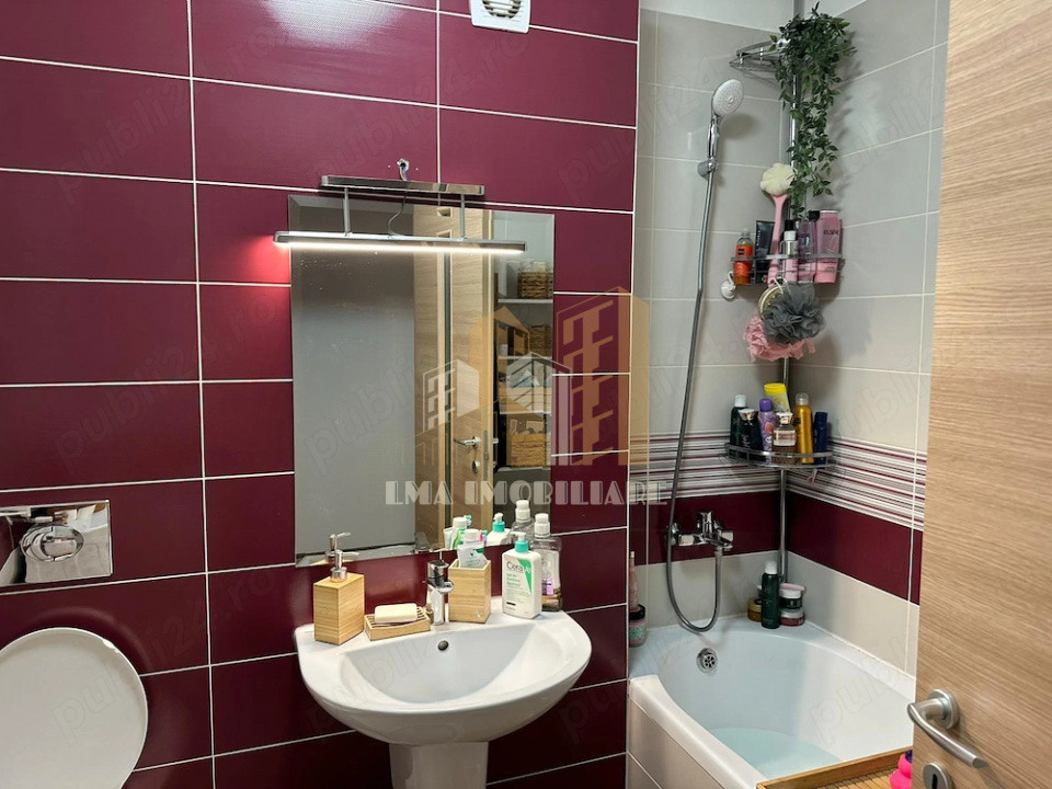 Apartament doua camere zona Tractorul Complex Top City Brasov