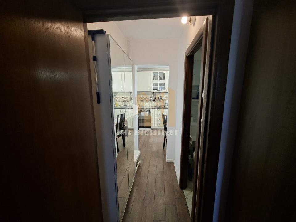 Apartament 3 camere semidecomandat Apolo Brasov