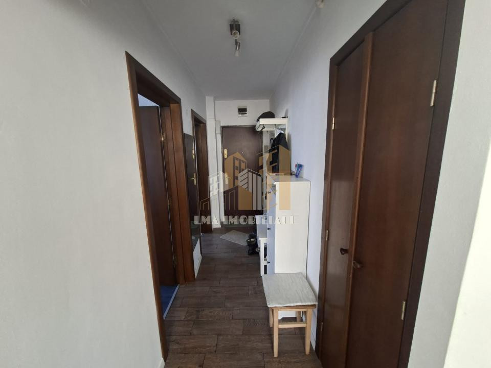 Apartament 3 camere semidecomandat Apolo Brasov