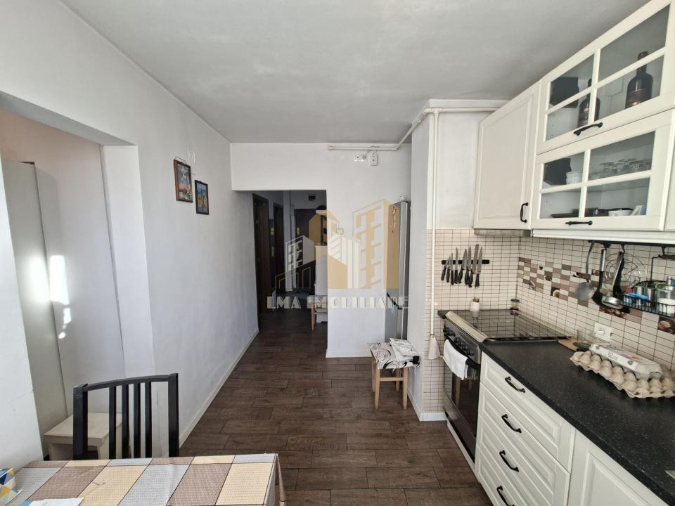 Apartament 3 camere semidecomandat Apolo Brasov