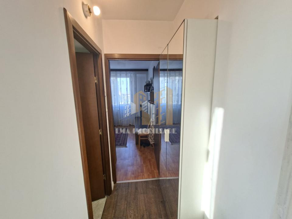 Apartament 3 camere semidecomandat Apolo Brasov