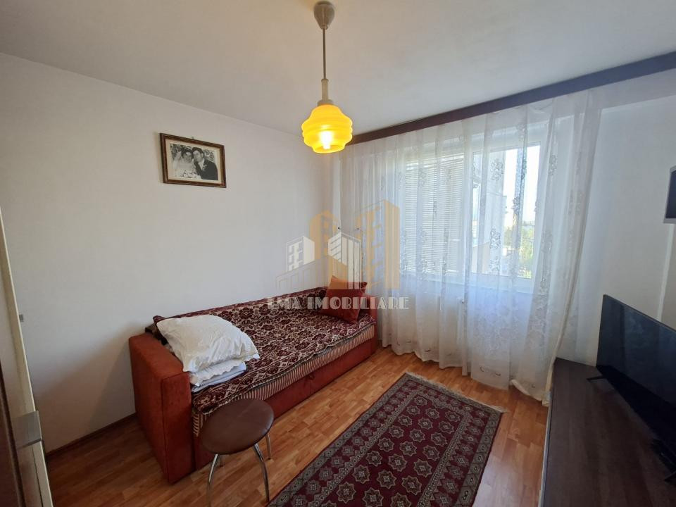 Apartament 3 camere semidecomandat Apolo Brasov