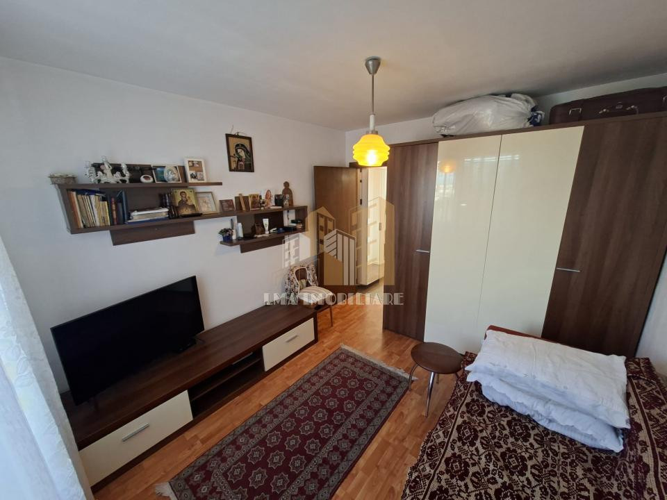 Apartament 3 camere semidecomandat Apolo Brasov