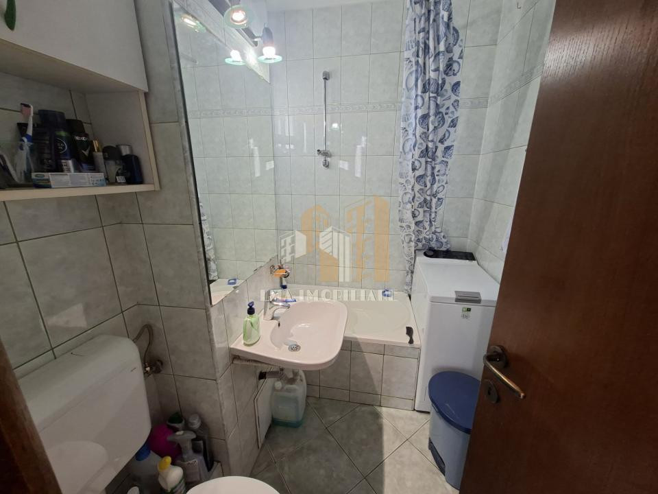 Apartament 3 camere semidecomandat Apolo Brasov