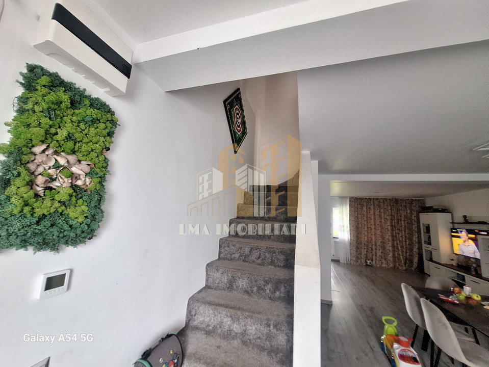 Casa Duplex 4 camere Tarlungeni Izvor  -Brasov